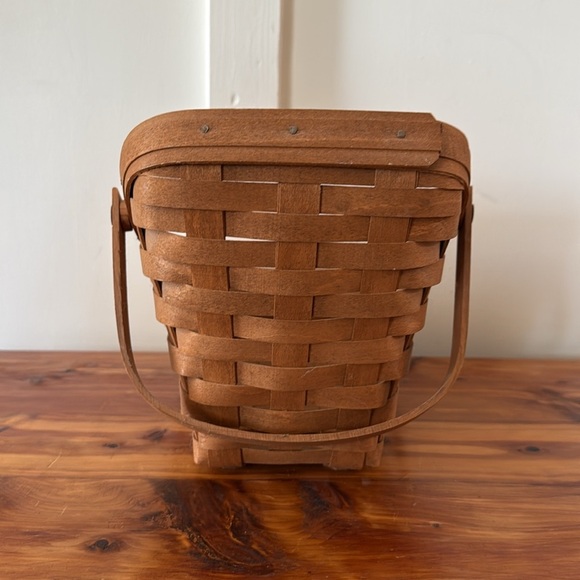 Vintage 1988 Longaberger Medium Vegetable Basket w/ Swing Handles - Picture 3 of 7